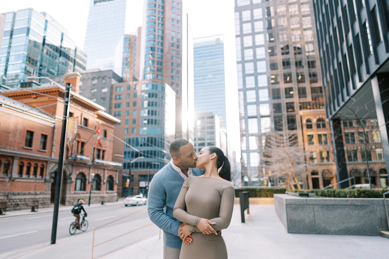 Modern Love in Downtown Toronto – Urban Engagement Session