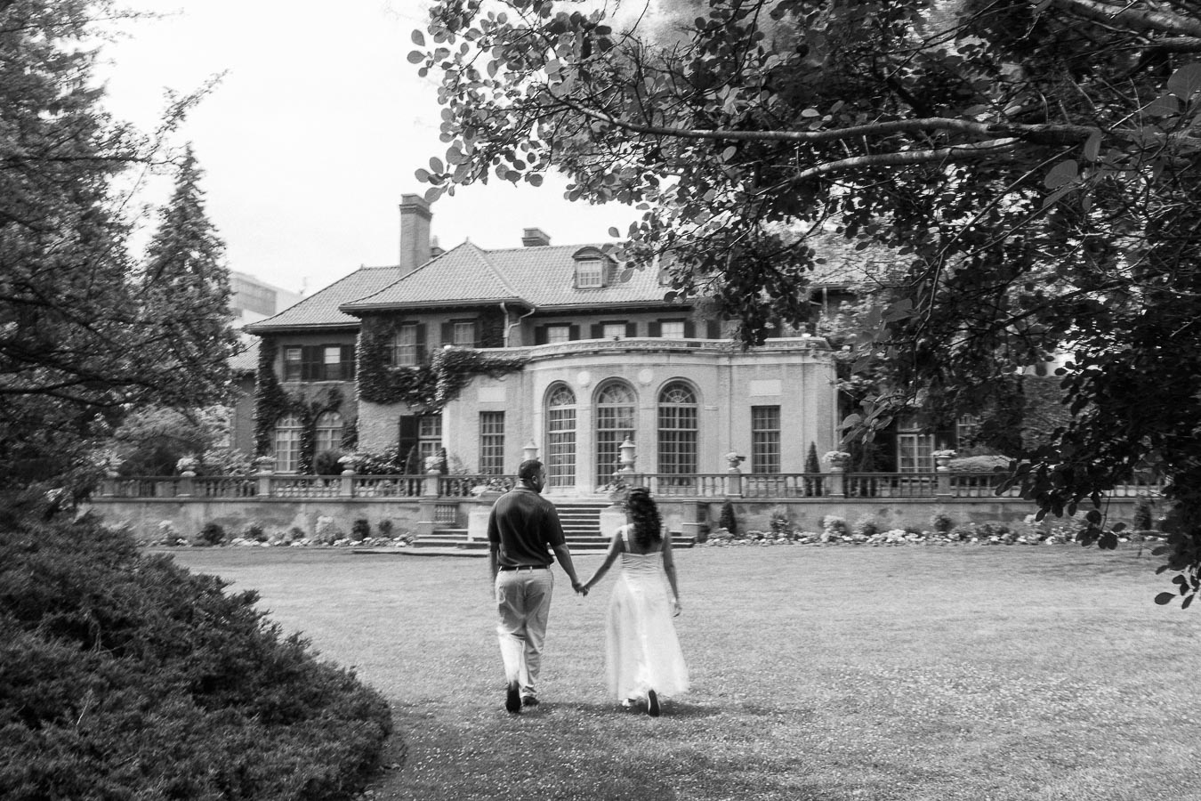 Parkwood Estate Engagement Photoshoot